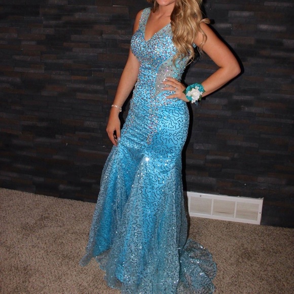 SEWUIN BLUE FITTED FORMAL GOWN - Picture 1 of 5